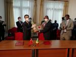 Congo-B : sans matériel informatique viable, la Cour Constitutionnelle se réjouit du don de la Chine Congo-B : sans matériel informatique viable, la Cour Constitutionnelle se réjouit du don de la Chine