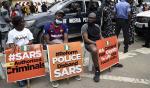 Sous la pression de sa jeunesse, le Nigeria dissout une unité de police contestée Sous la pression de sa jeunesse, le Nigeria dissout une unité de police contestée